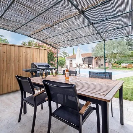 Beautiful In With Kitchen Holiday home *