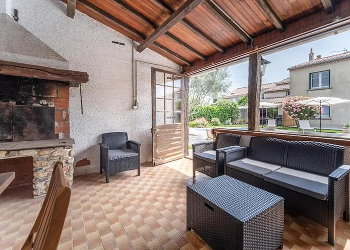 Beautiful In With Kitchen * Villegly